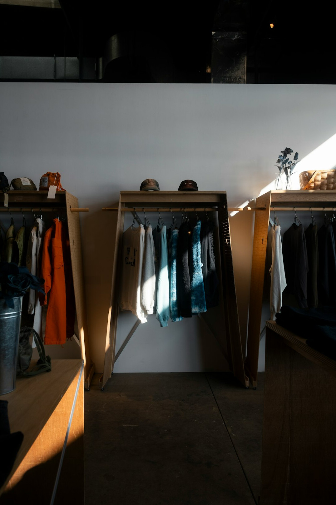 undercover agent in clothing store